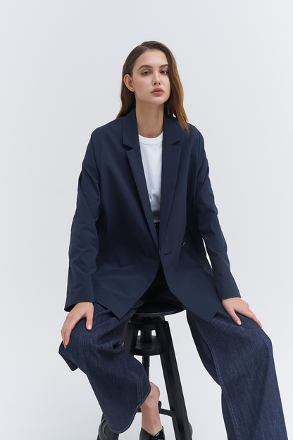 極簡質感輕量西裝外套