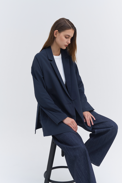 極簡質感輕量西裝外套